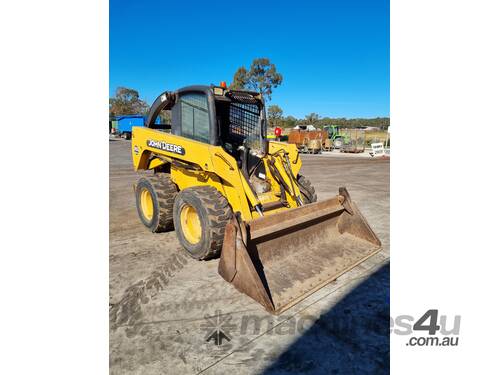 John Deere 260 Series II Skid Steer Loader