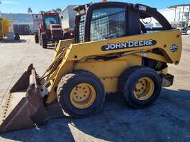 John Deere 260 Series II Skid Steer Loader - picture2' - Click to enlarge