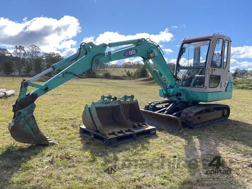 1999 IHI 35J Excavator