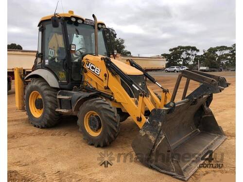 JCB 3CX BACKHOE WITH LOW 2660 HOURS