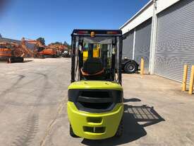 Full Rain Kit 2.5t Diesel CLARK Forklift - Hire - picture2' - Click to enlarge
