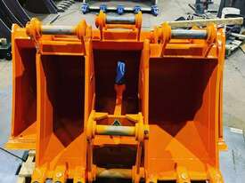 Hitachi ZX75 BUCKET SET - CUSTOM MADE - picture1' - Click to enlarge