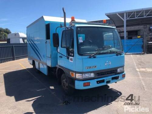 2001 Hino FB4J