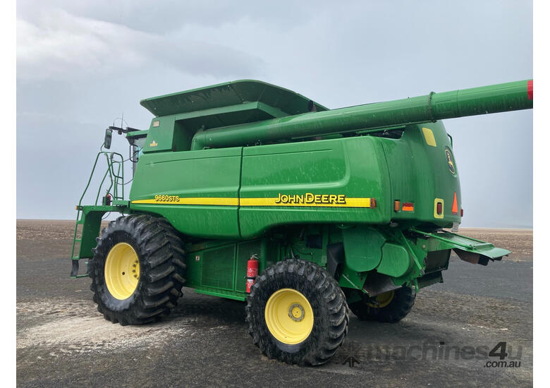 caption John Deere 9660 STS Header(Combine) Harvester/Header