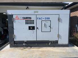 Only 273 hours used FS Curtis 100cfm Air Compressor Diesel Rotary Screw - picture0' - Click to enlarge