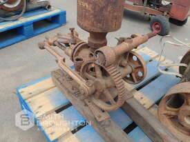 VINTAGE 2HP DIESEL ENGINE & VINTAGE EQUIPMENT - picture2' - Click to enlarge