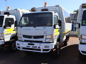 MITSUBISHI FUSO CANTER WARRIOR BUS - picture0' - Click to enlarge