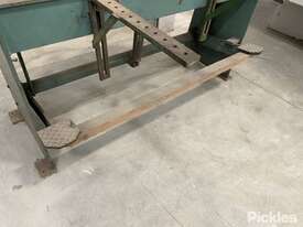 Unbranded Manual Sheet Metal Guillotine - picture1' - Click to enlarge