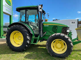 John Deere 5820 FWA/4WD Tractor - picture0' - Click to enlarge