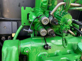 John Deere 5820 FWA/4WD Tractor - picture1' - Click to enlarge