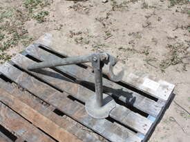 Steel Post remover - picture1' - Click to enlarge