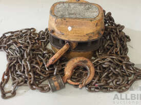 Vintage Block and Tackle - picture0' - Click to enlarge