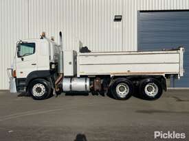 2007 Hino 700 Series - picture1' - Click to enlarge