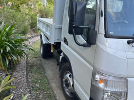 Mitsubishi Fuso 815 Tipper - picture0' - Click to enlarge