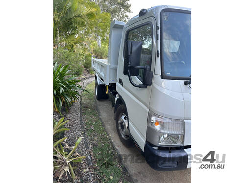 Mitsubishi Fuso 815 Tipper