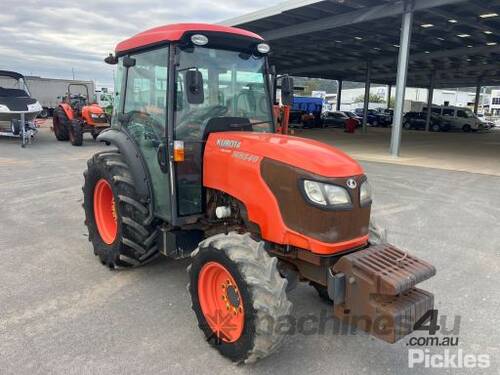 Kubota M8540 Narrow 4x4 Tractor