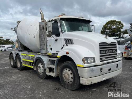 2014 Mack Metro Liner CSMR Concrete Agitator