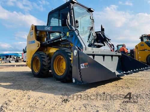 caption UHI 49HP US40T Skid Loader, 795KG Loading Capacity, 4in1 Bucket