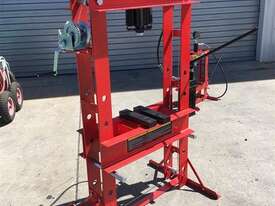 Unused 50 Ton Hydraulic Workshop Press - picture0' - Click to enlarge