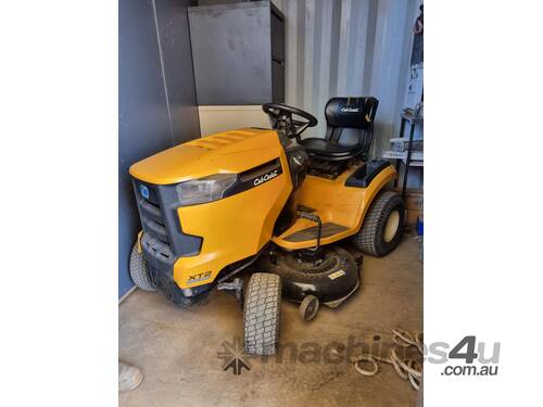 Cub Cadet XT2 Ride on Mower