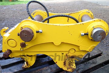 As New 22-40 ton (90mm pin) Hydraulic Excavator Quick Hitch Coupling