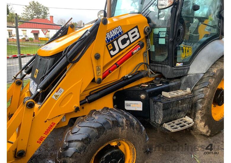 Used 2013 jcb JCB 3CX Backhoe in , Listed on Machines4u