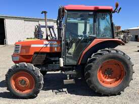 Used Kubota M8200 Tractor - picture1' - Click to enlarge