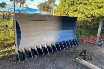 BEH Bull Rake 2100mm- reversible hitch BUILT TOUGH