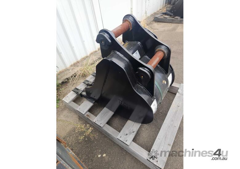 caption 5T EXCAVATOR BUCKET