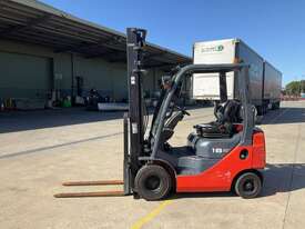 Toyota 32-8FG18 Counter Balance Forklift - picture2' - Click to enlarge