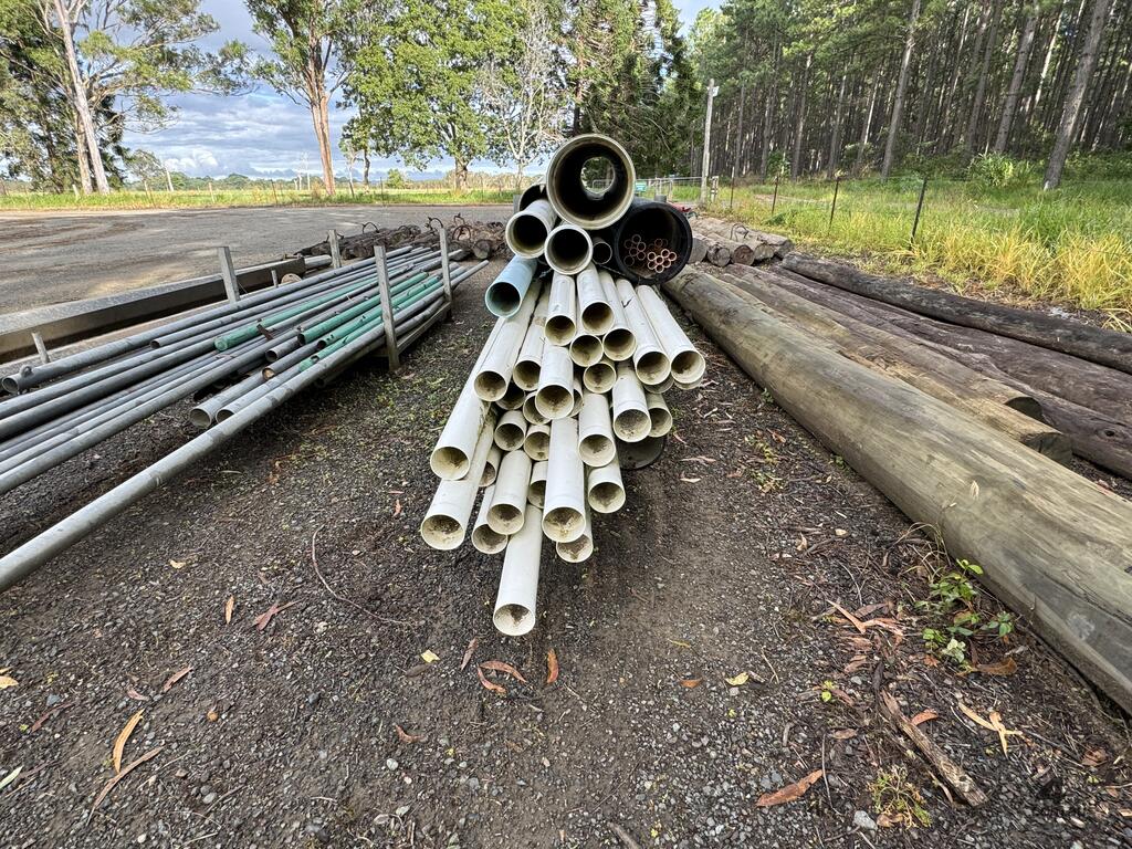 Used PVC Poly Pipe Irrigation Pipe in Stafford, QLD