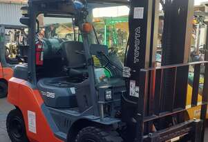 ACTIVE FORKLIFTS - TOYOTA 3.5 Tonne LPG Forklift | 4.5m Lift | Air conditioning | Side Shift inc