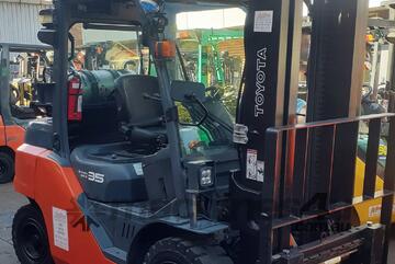 ACTIVE FORKLIFTS - TOYOTA 3.5 Tonne LPG Forklift | 4.5m Lift | Air conditioning | Side Shift inc