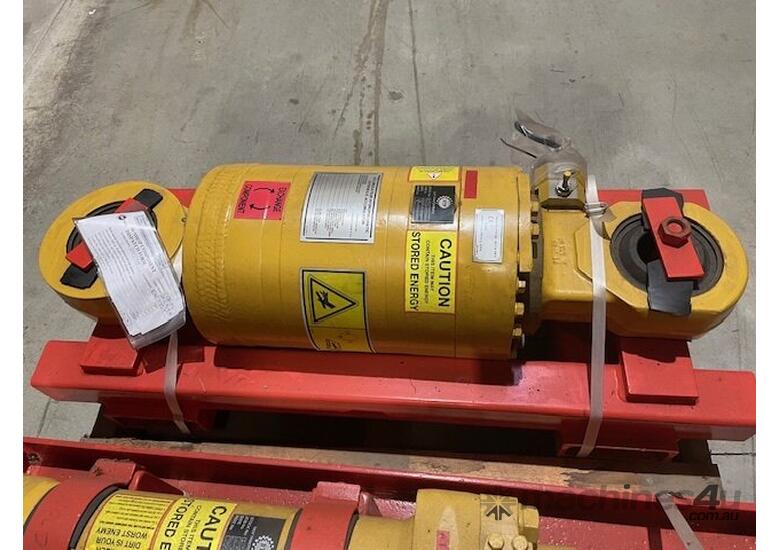 caption 9J-7776 - CATERPILLAR 777A USED SUSPENSION GP REAR