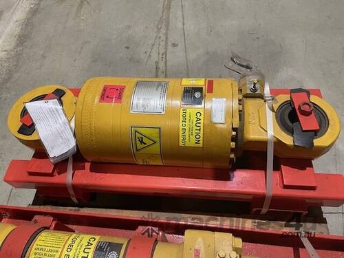 caption 9J-7776 - CATERPILLAR 777A USED SUSPENSION GP REAR