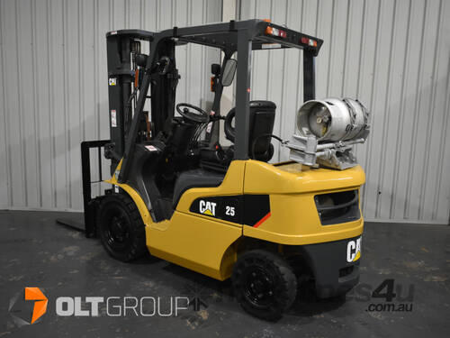 CAT GP25NT 2.5 Tonne LPG Forklift with Sideshift & Fork Positioner 2204 Low Hours Container Mast