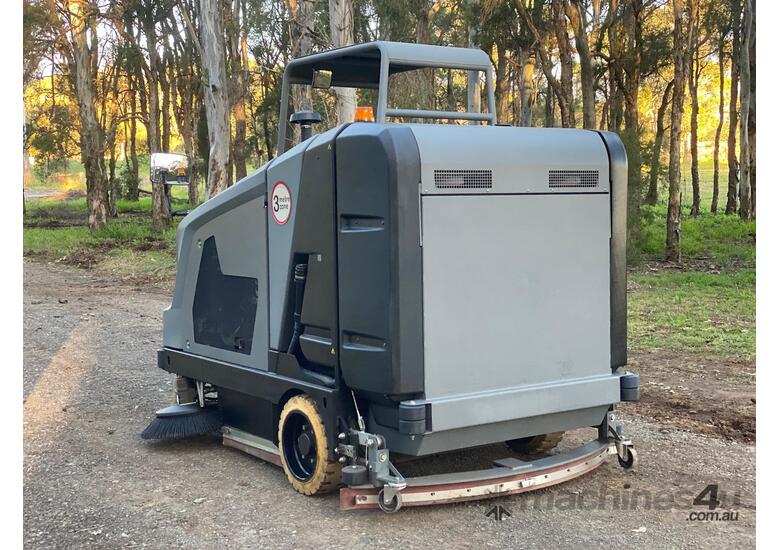 caption Karcher B300 Sweeper Sweeping/Cleaning