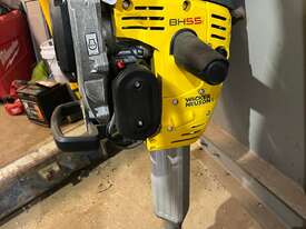 Wacker Neuson BH55 1.6kW Petrol (28x160MM HEX) Demolition Jackhammer Breaker 5100047105 - picture0' - Click to enlarge