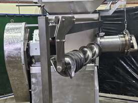 Meat Mincer Industrial  - picture0' - Click to enlarge