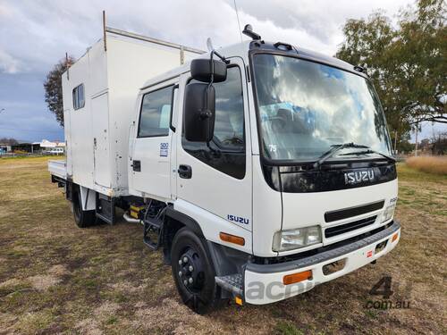 Isuzu FRR500 Crew 4x2 Dualcab Traytop Service Body Truck.