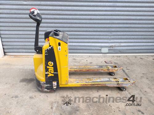 caption Battery Electric Pallet Truck