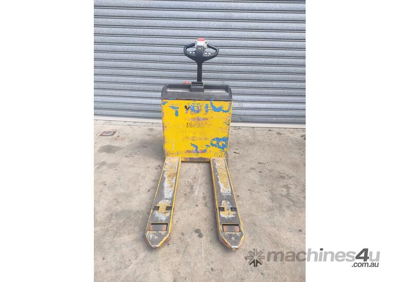 caption Battery Electric Pallet Truck
