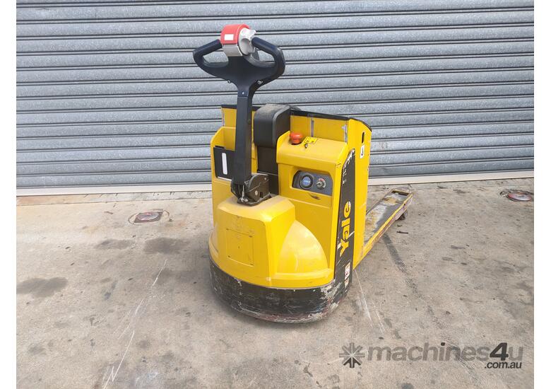 caption Battery Electric Pallet Truck