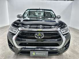 2021 Toyota Hilux SR5 4x4 Dual Cab Utility (Diesel) (Auto) - picture0' - Click to enlarge