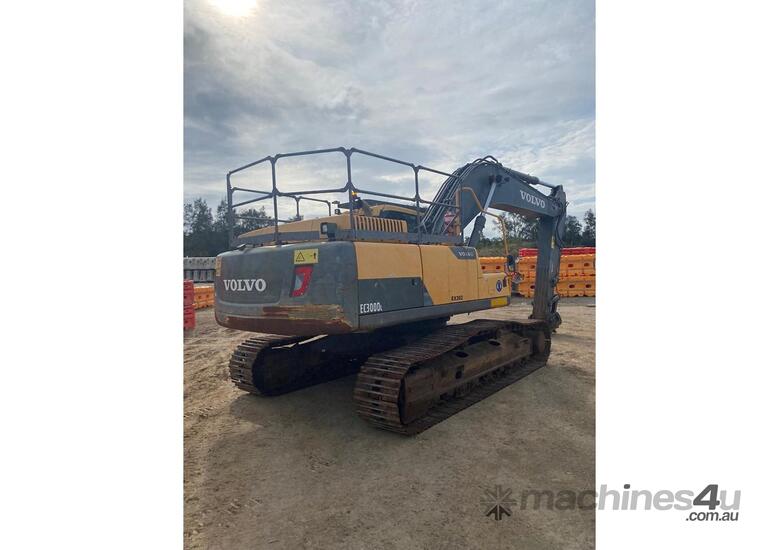 caption 2017 VOLVO EC300DL Excavator with Buckets
