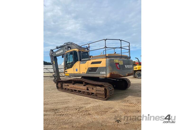 caption 2017 VOLVO EC300DL Excavator with Buckets