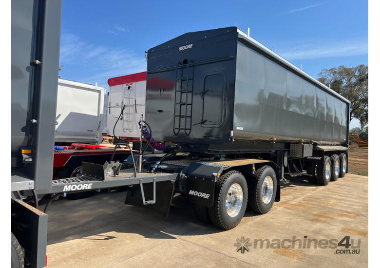 caption Tipper Trailer