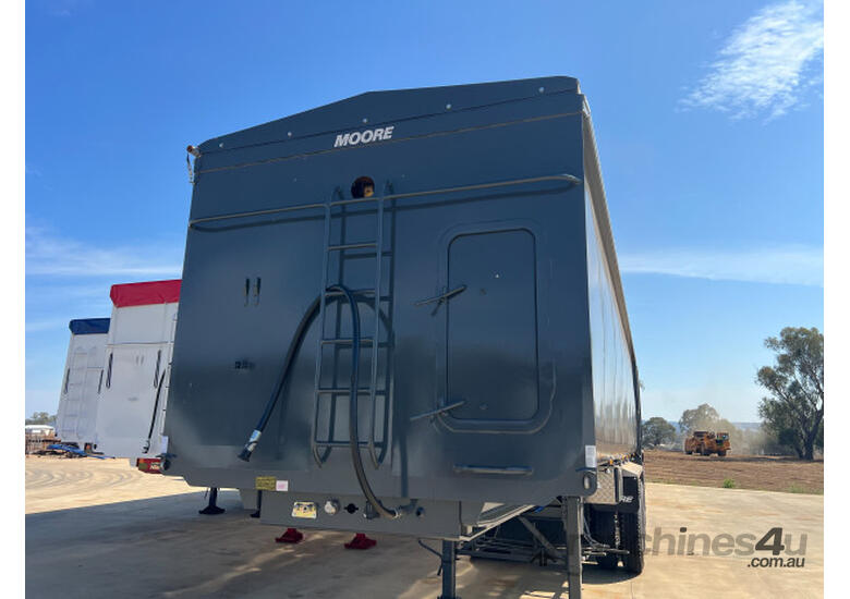 caption Tipper Trailer
