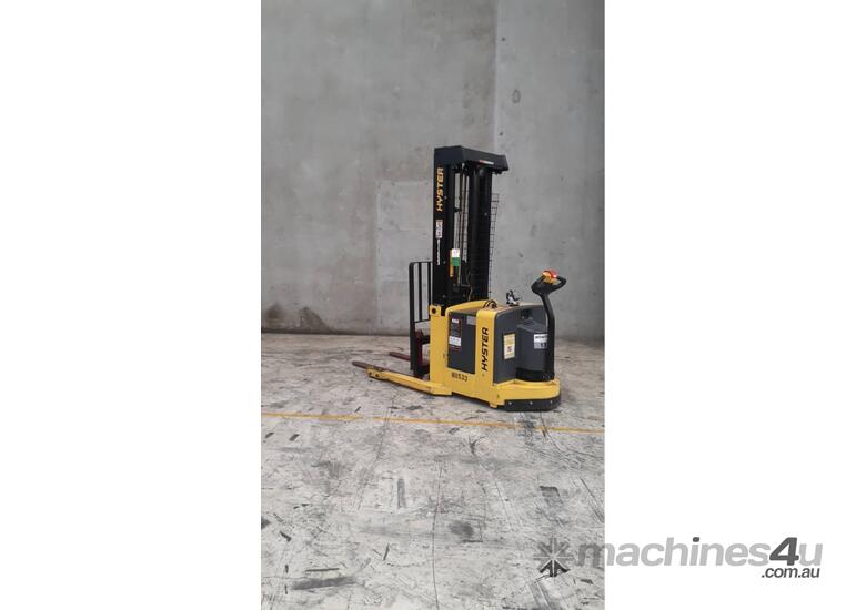 1.3T Battery Electric Walkie Reach Stacker 