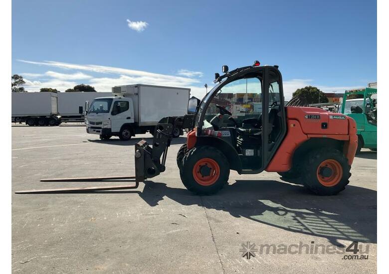 caption 2018 Ausa T204H Taurulift Telehandler